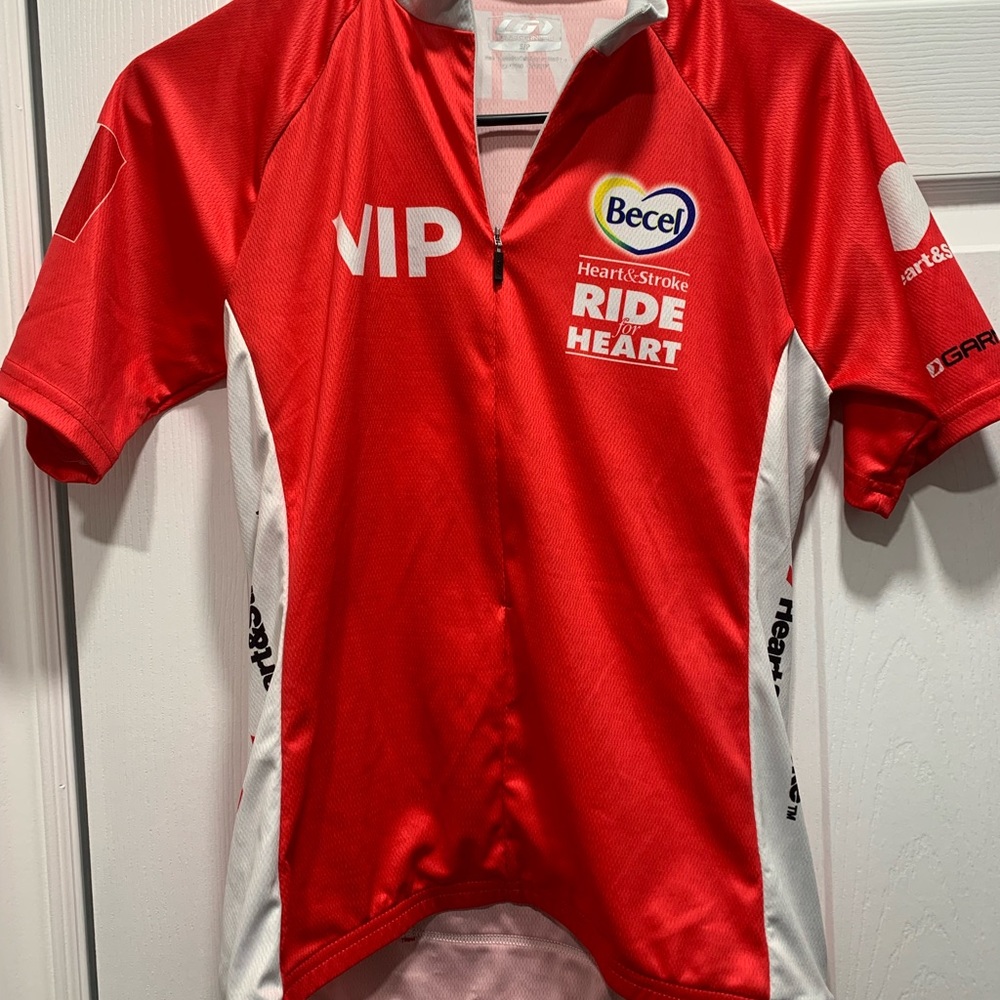 Garneau Cycling Shirt - 3 pockets in Back.  Size S. Unworn Excellent Condition